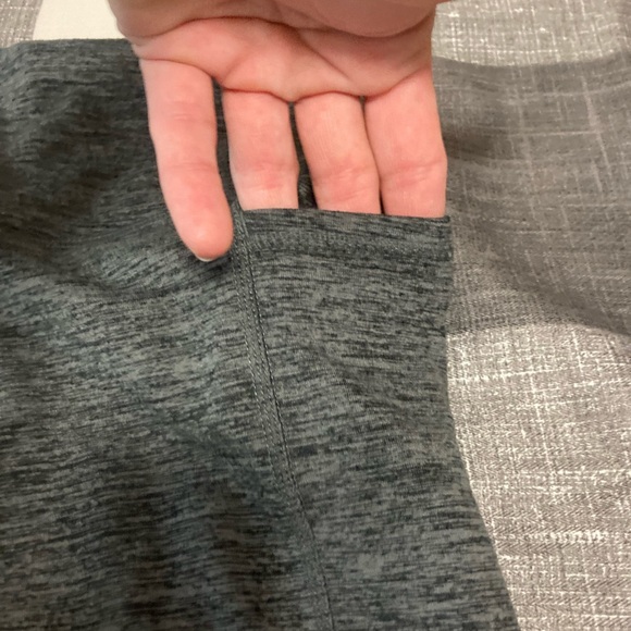 Woman’s Gaiam blk/gray quarter length soft legging size small - Picture 7 of 8